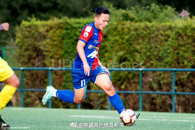 这个开创了华语电影;东方新魔幻风潮的导演，从来都不是一位高产的导演，但却一直对;不同的创作情有独钟
